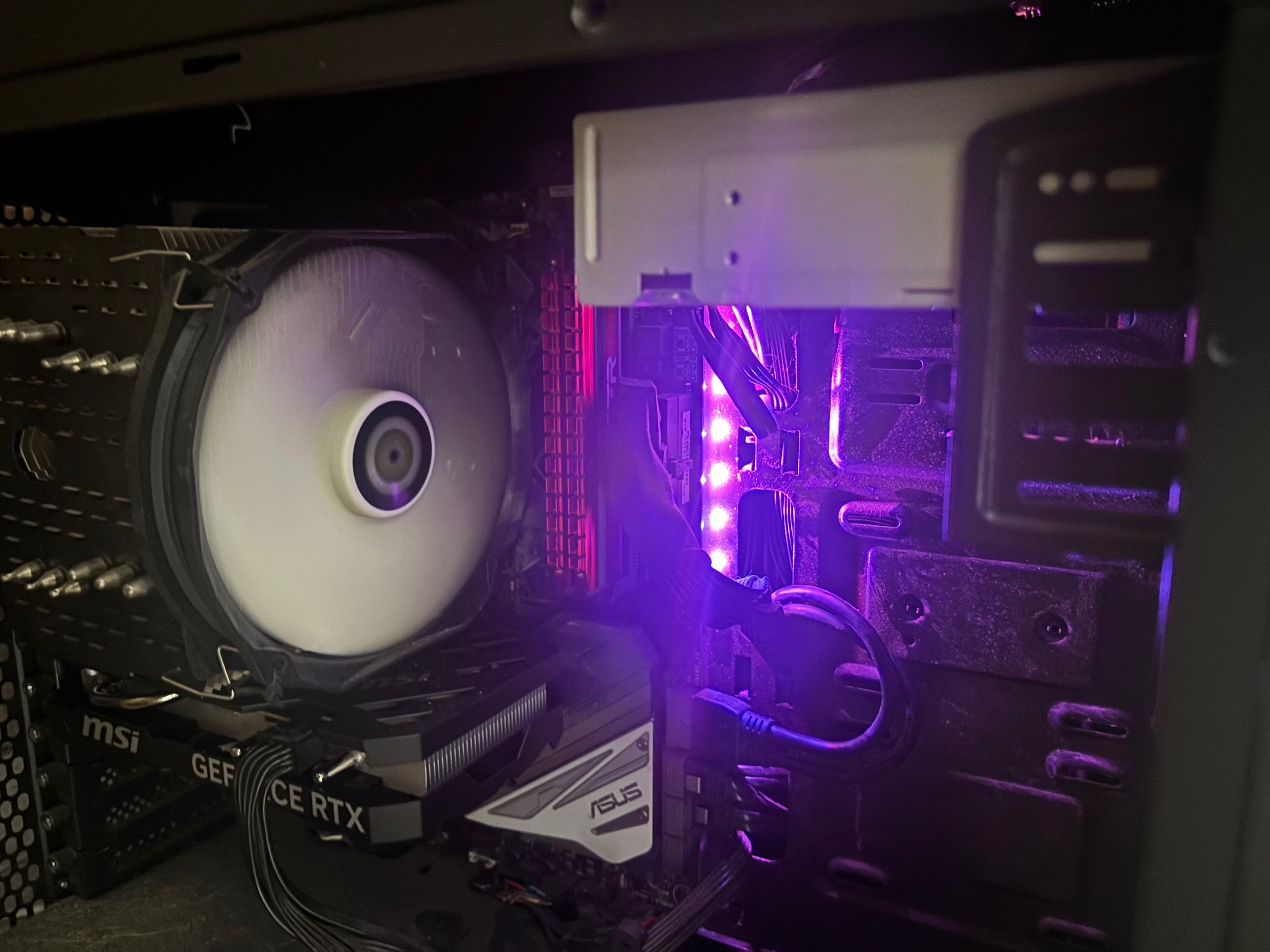 Komputer i7-8700K + RTX 4060 + monitor + peryferia - Gdańsk