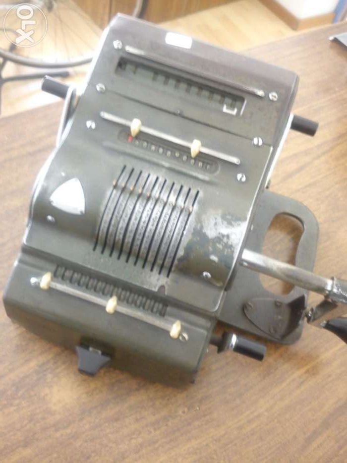 Máquina Calculadora Clássica Brunsviga