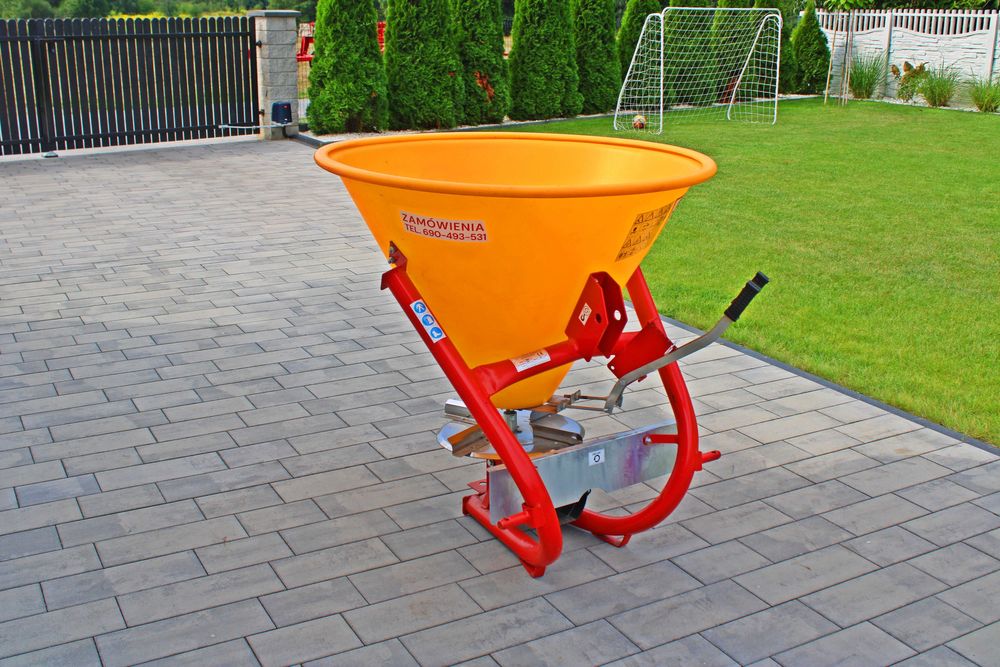 Posypywarka soli piasku Piaskarka Rozsiewacz komunalny Lejek do nawozu
