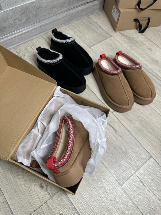 Короткі замшеві уггі з вишивкою САБО. Розміри 36-40. Чорні та карамель