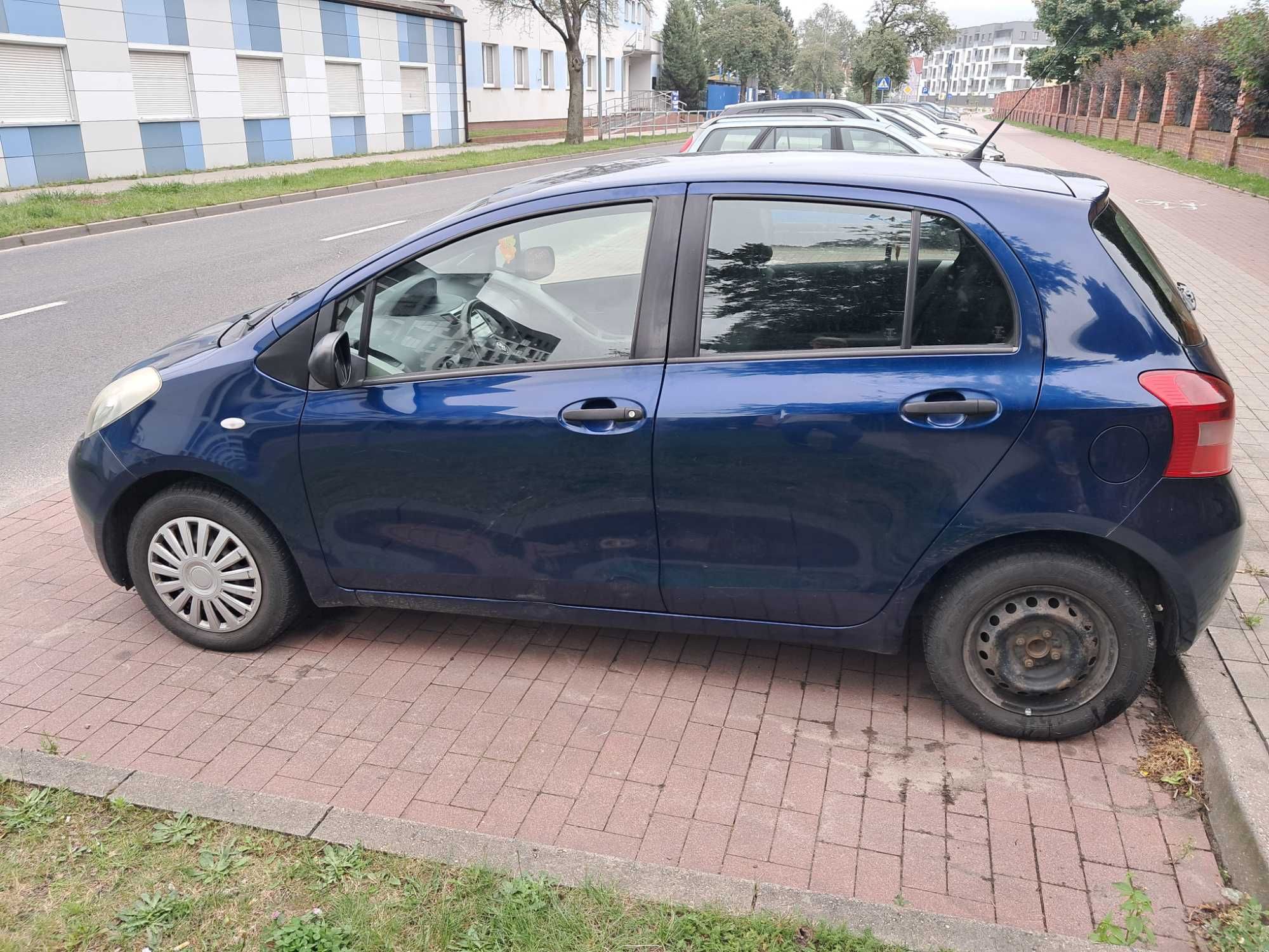 Sprzedam Toyota Yaris 2006r. 1.0