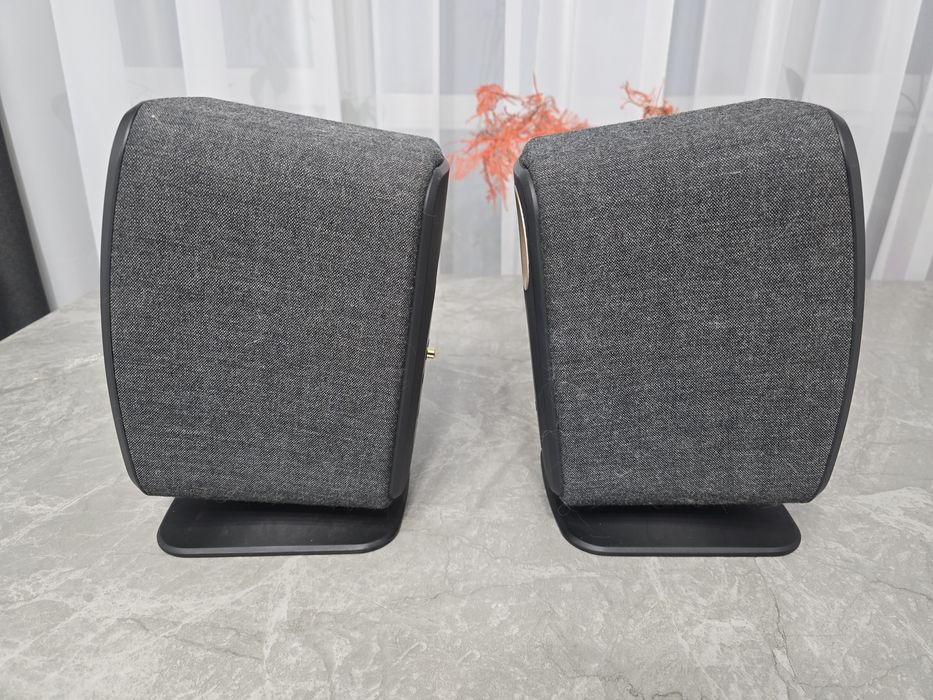 Акустика Kef LSX II Black з оригінальними підставками KEF P1 Desk Pad