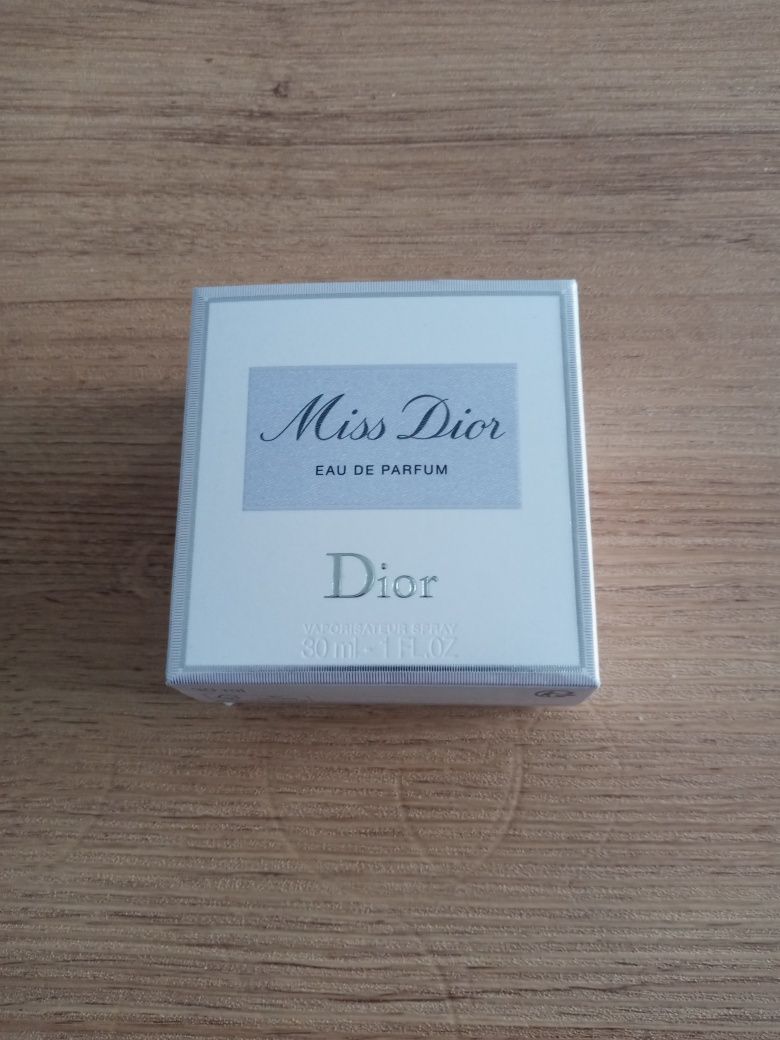 Pudełko Miss Dior 30ml