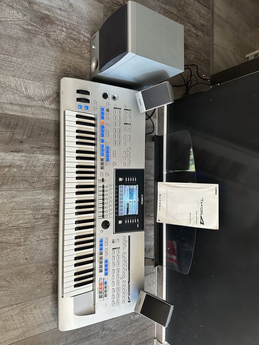 Yamaha Tyros 4 250GB z glosnikami