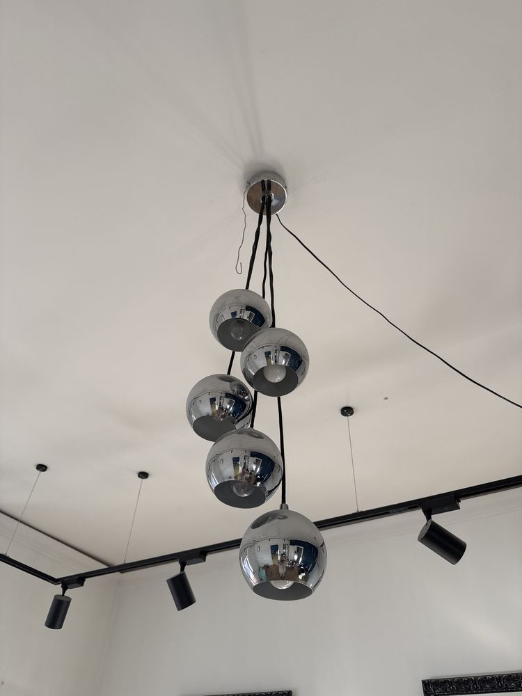 Lampa srebrne kule na sznurze 5 kloszy