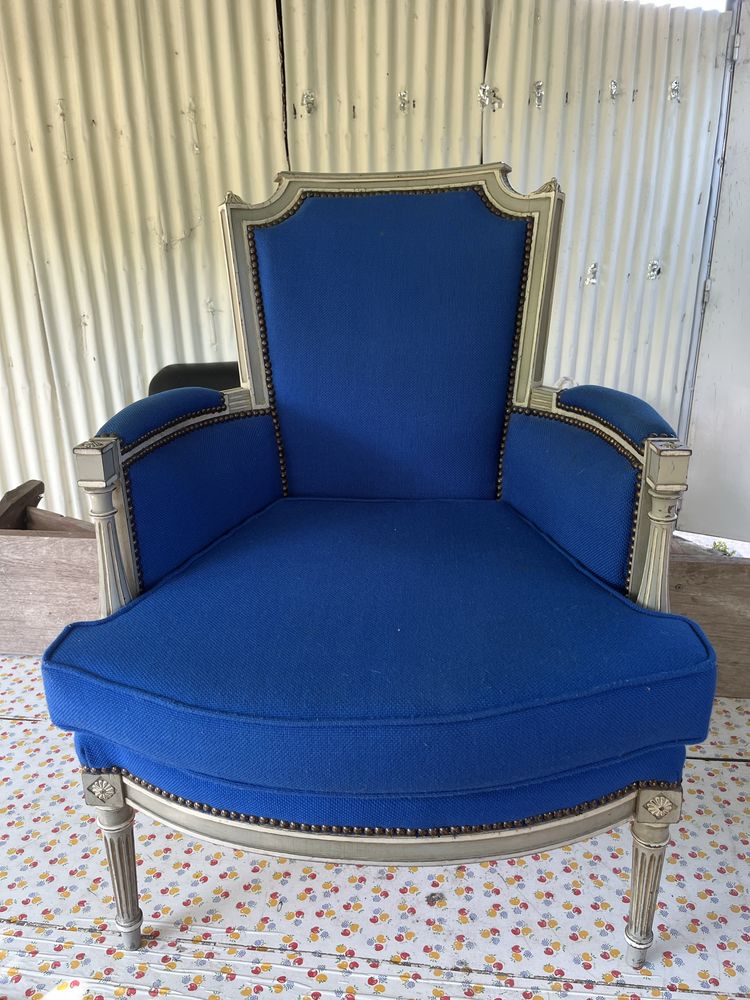 Cadeirão azul vintage