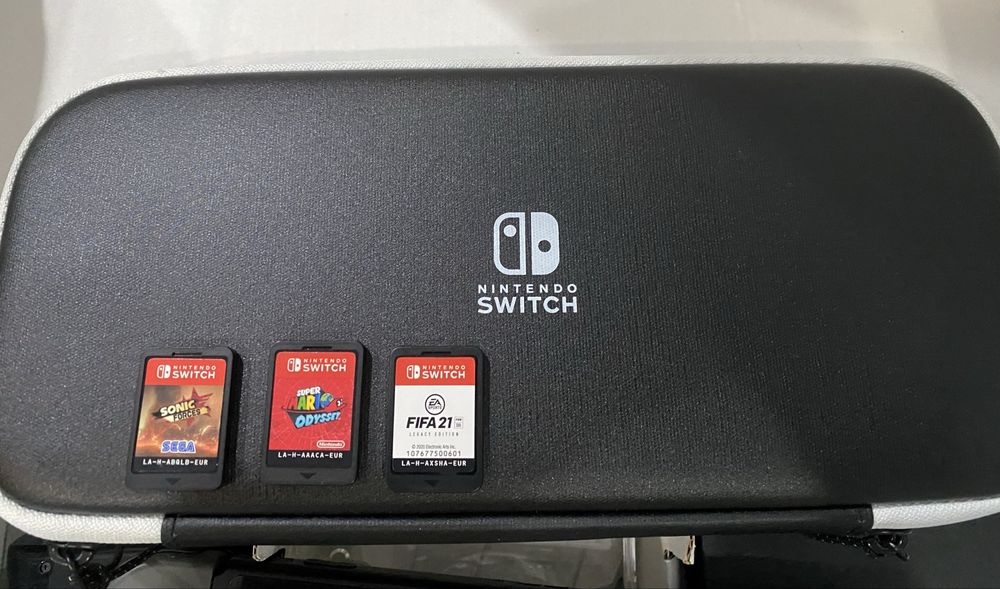 Nintendo switch + 3 jogos + Bolsa