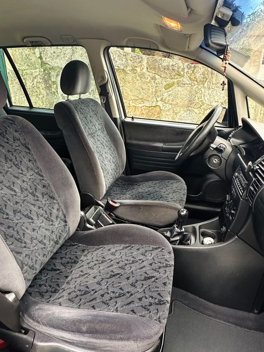 Vendo : Opel Zafira 2001