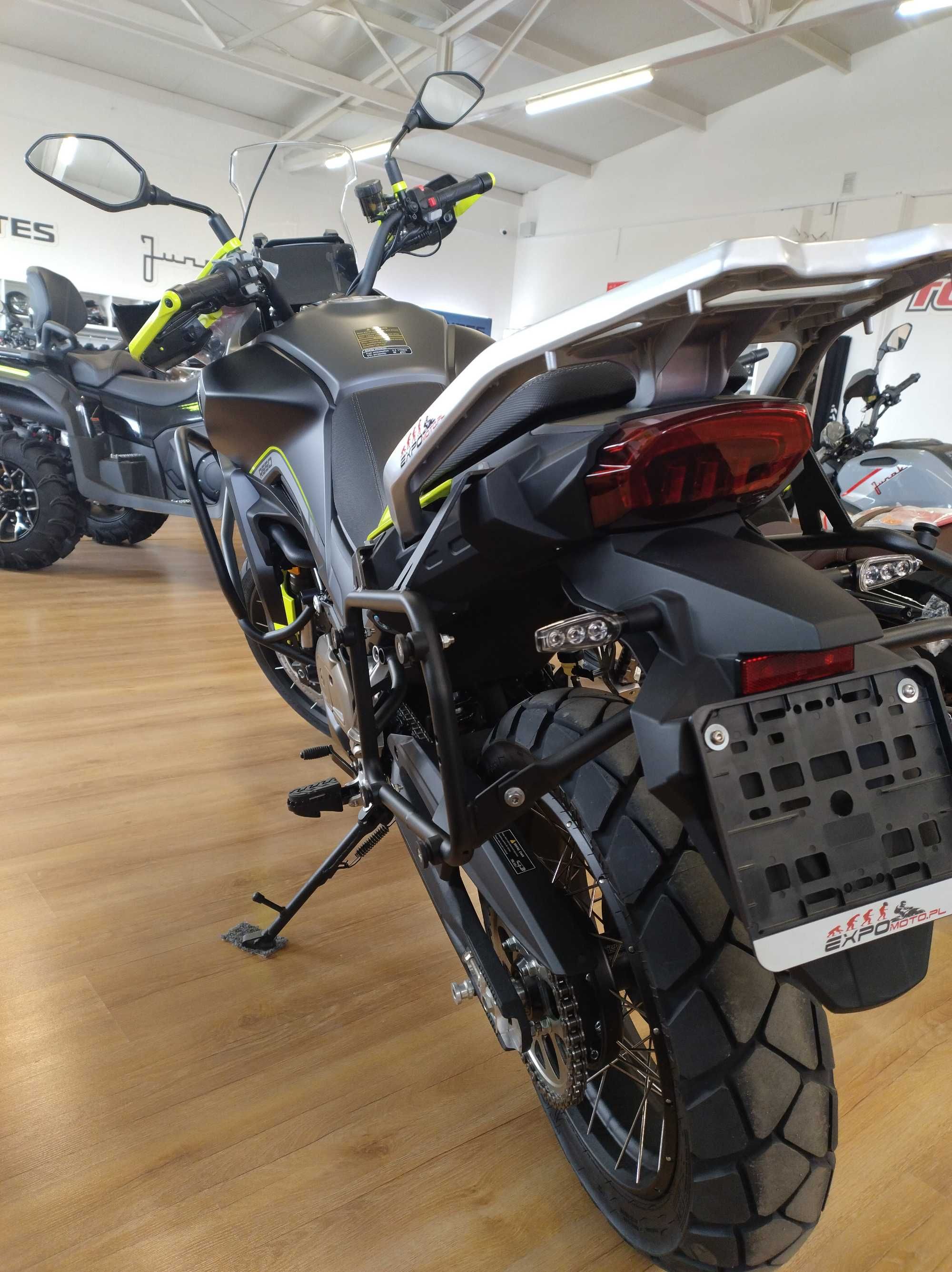 Nowy Motocykl QJMotorSVT650X+KUFRY+KASK*VAT23%*RATY*Trans.do150km