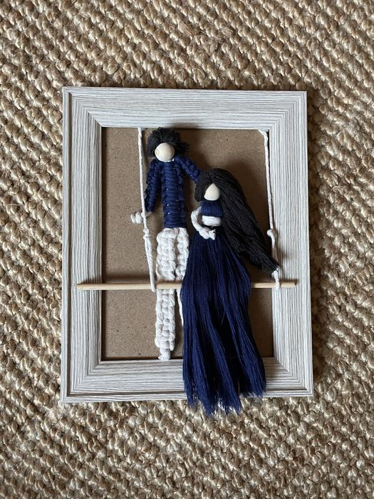 Quadro Mãe e filho, em Macramé