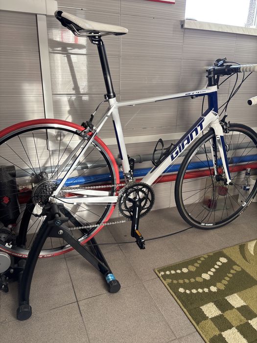 Rower szosowy Giant Dafy ALUXX + trenażer – stan idealny!
