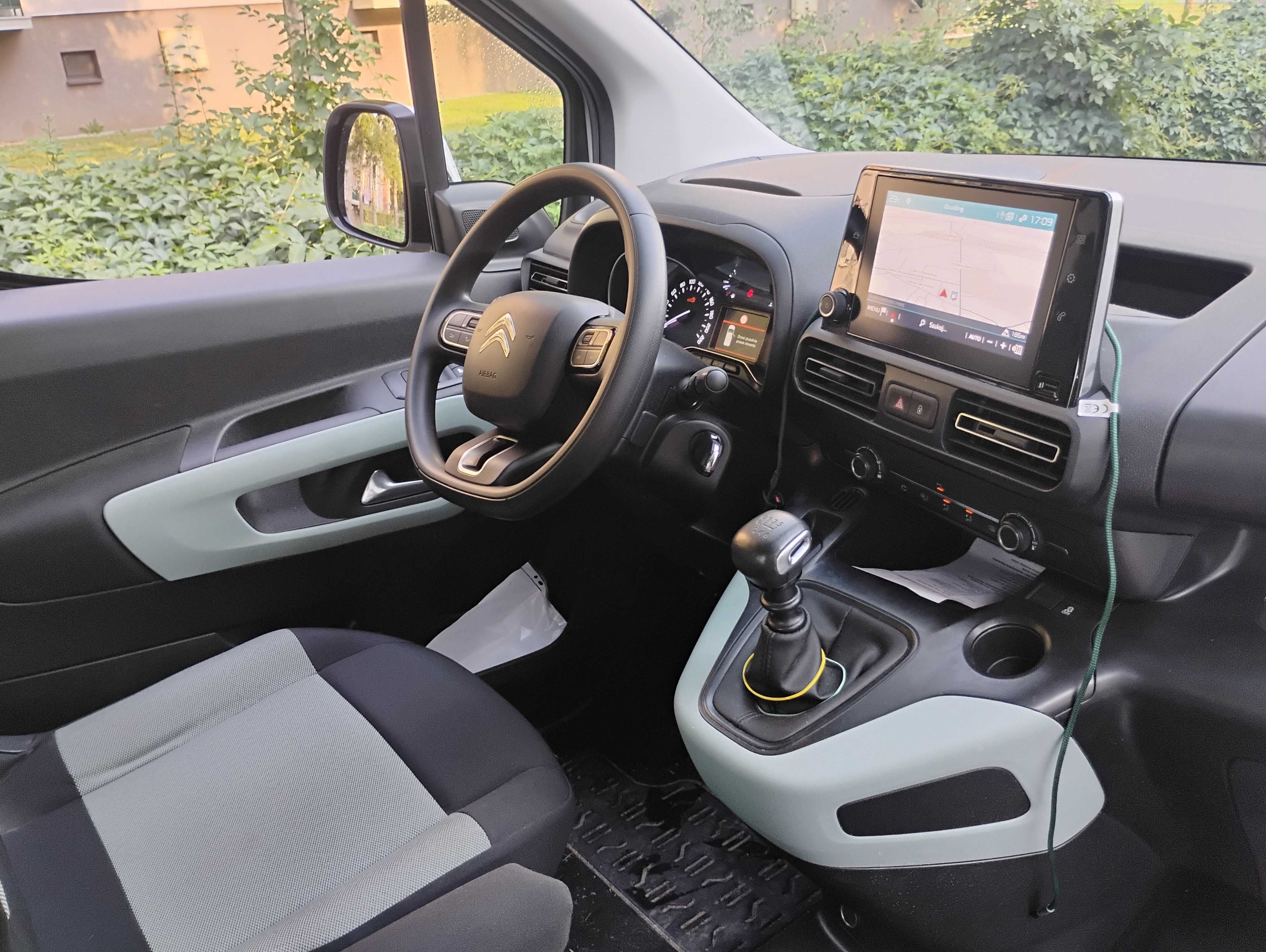 Citroen Berlingo do przewozu niepełnosprawnych na wózku inwalidzkim