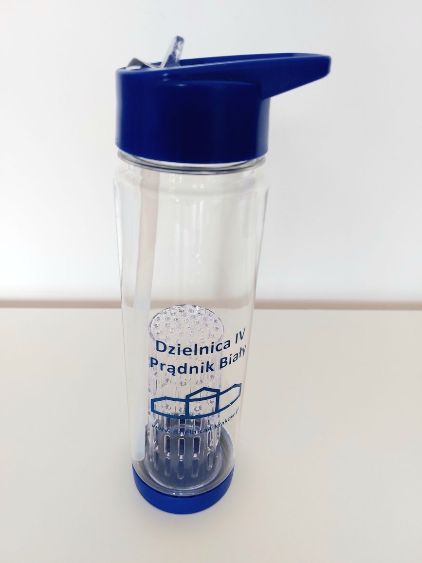 Bidon / butelka z wkładem na owoce / lód pojemn. 0,6L