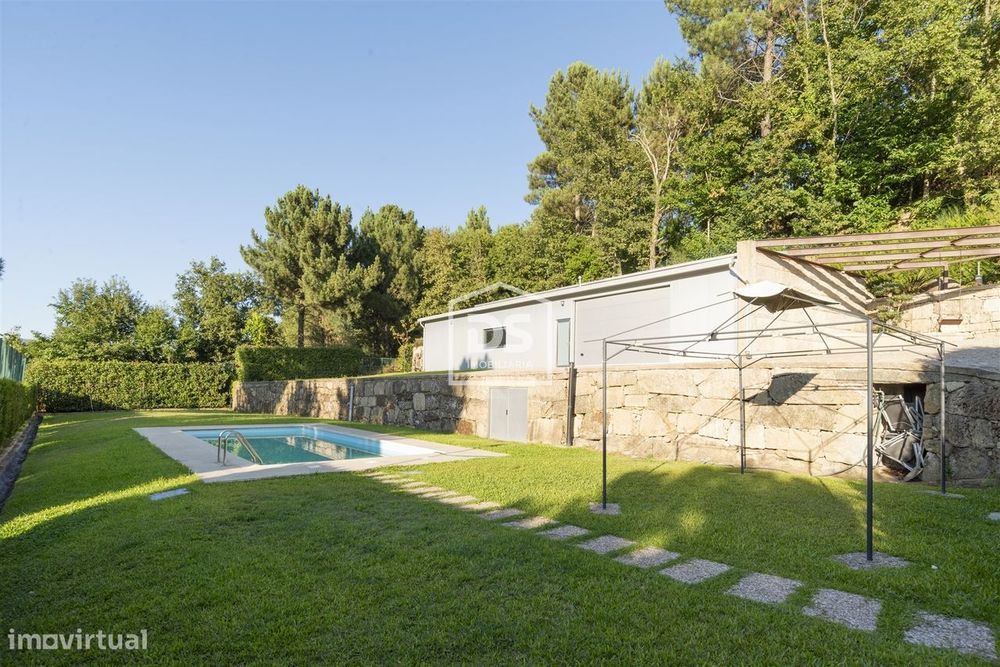 Moradia T7 Venda em São Cristóvão de Nogueira,Cinfães