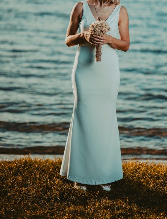 Suknia ślubna prosta elegancka