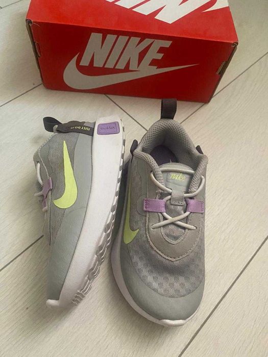 Кроссовки Nike,оригинал 26 размер