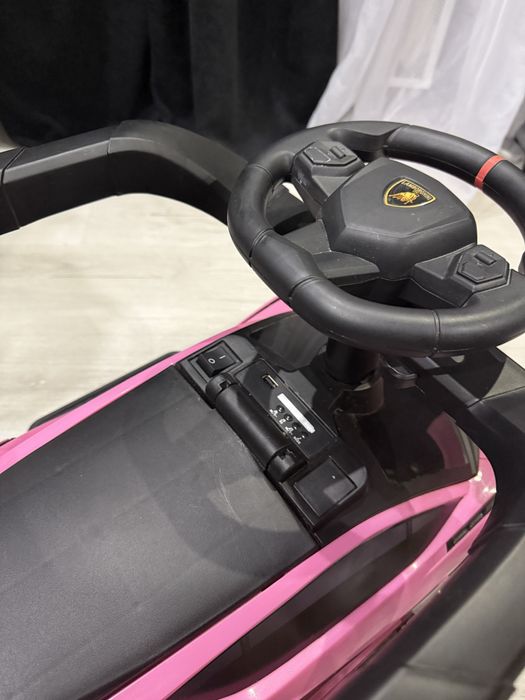 Продам неймовірний Lamborghini толокар !