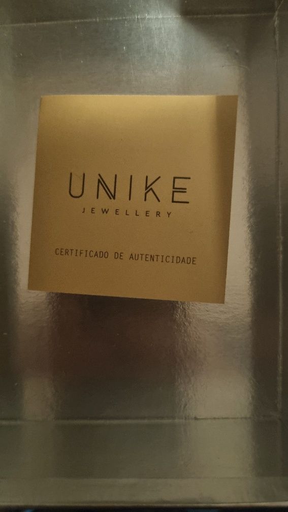 Colar Unike V Line