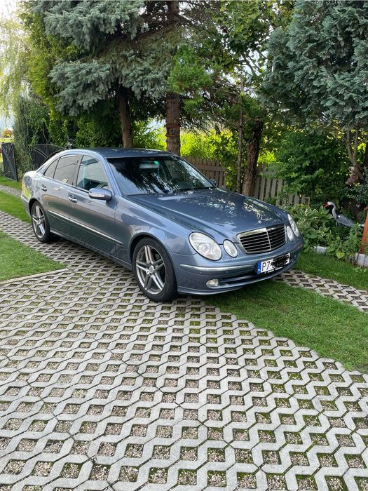 Mercedes-Benz E 270