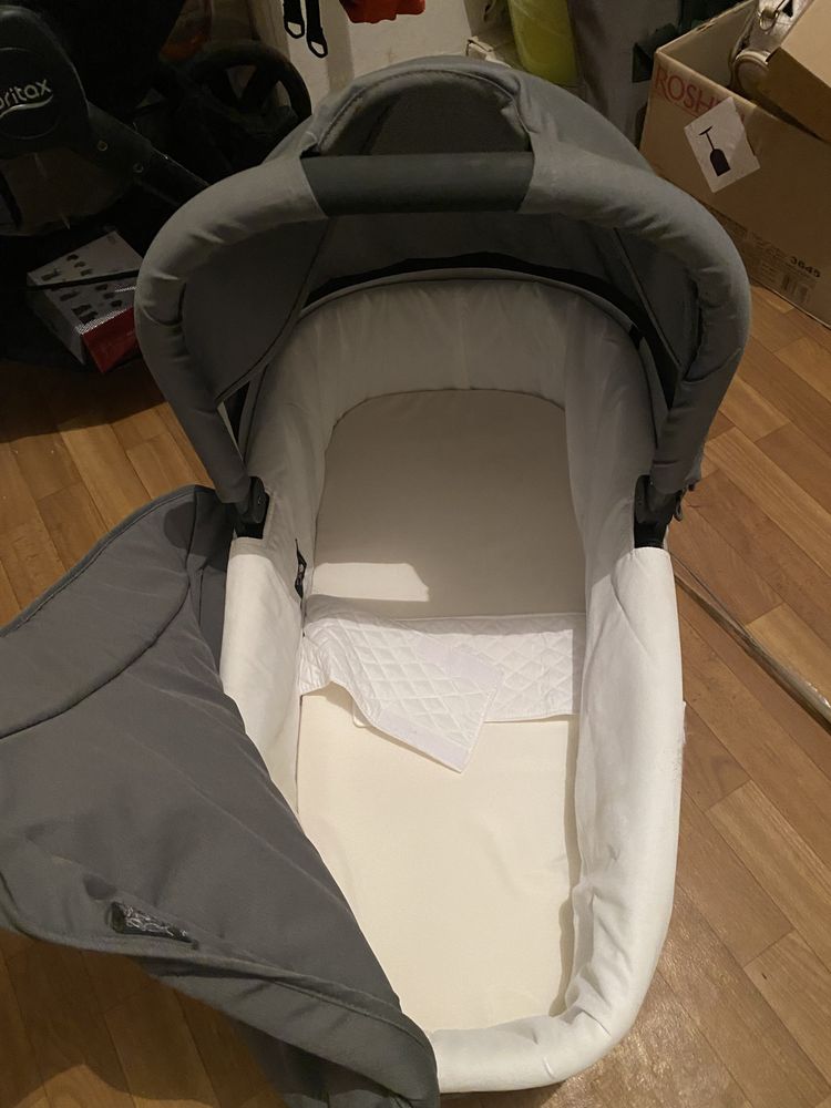 Каляска з люлькою britax b agile plus