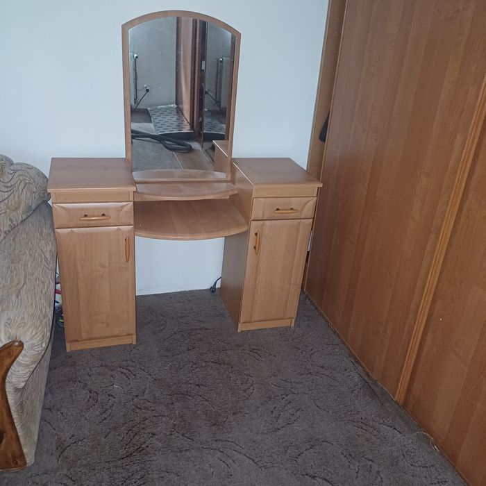 Toaletka  z lustrem