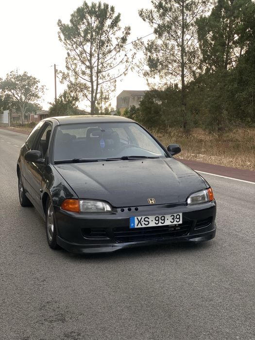 Honda Civic EG com bastante material