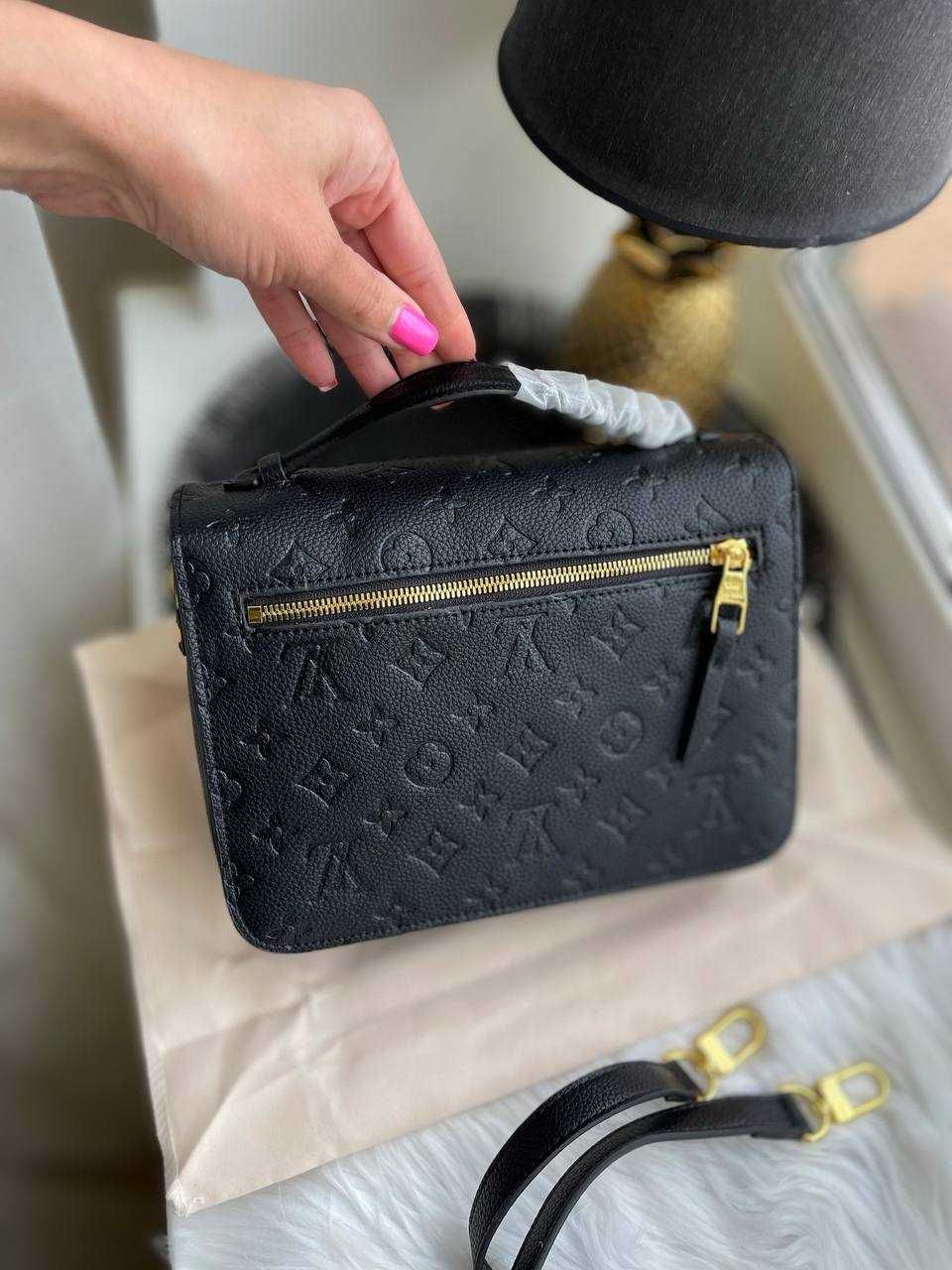 сумочка Louis Vuitton Premium 
Є фабричний номер