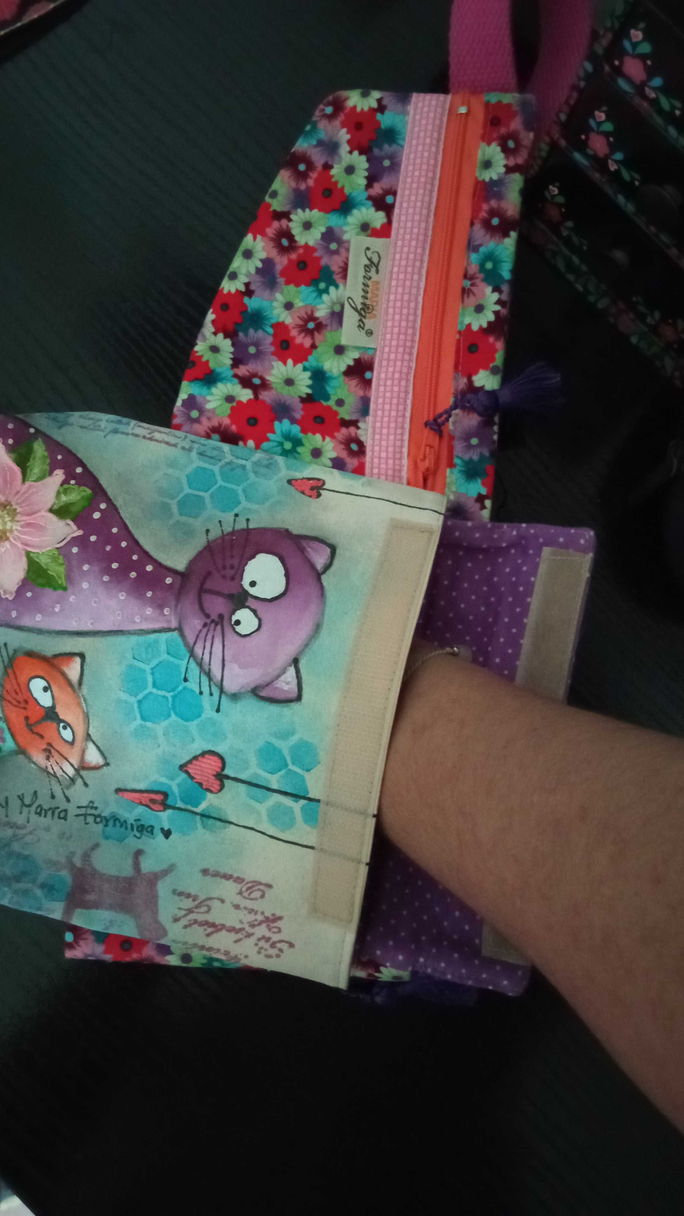 Bolsa de cintura pintada á mão Maria Formiga