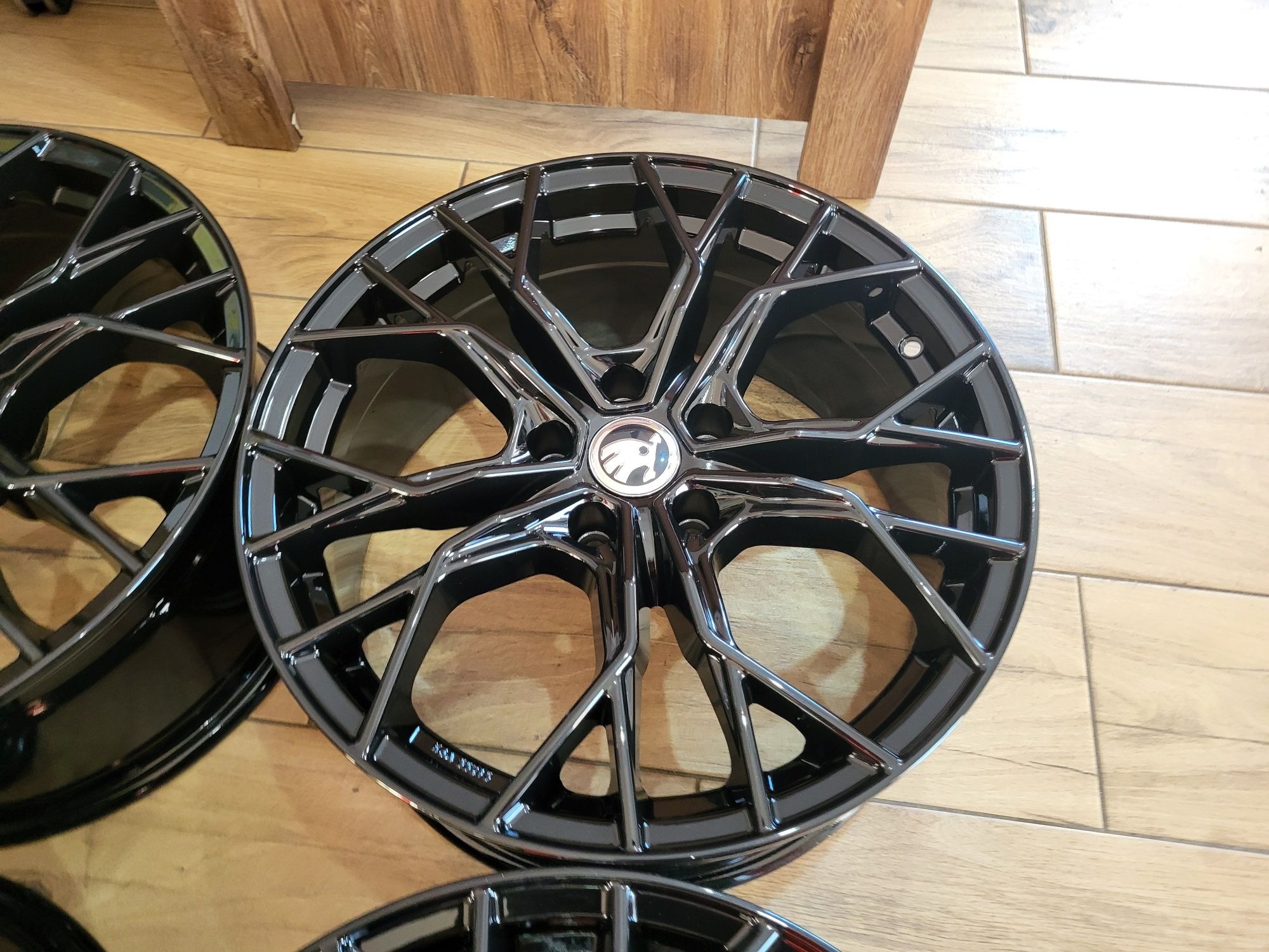 Alufelgi 18" 5x112 ET40 SKODA Octacvia III IV RS SUPERB III Kodiaq !