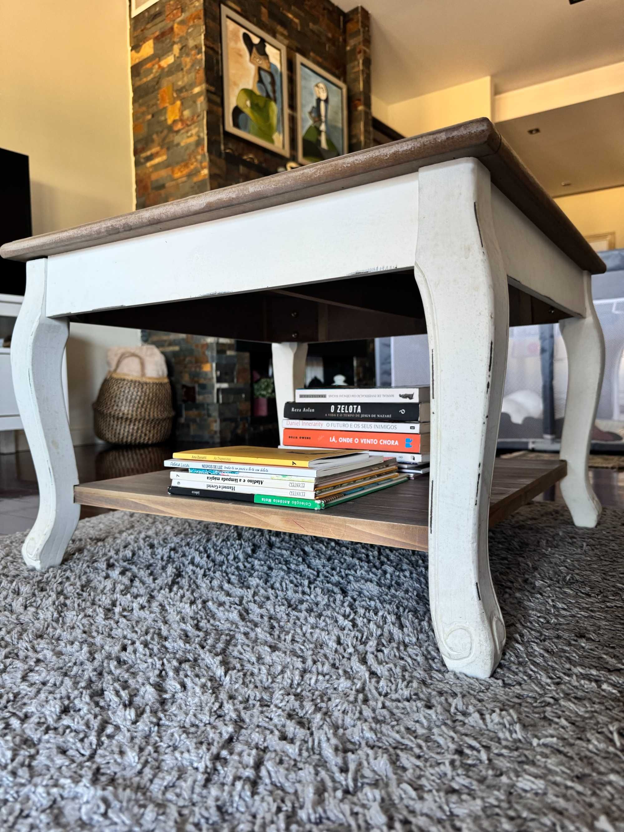 Mesa de apoio de sala