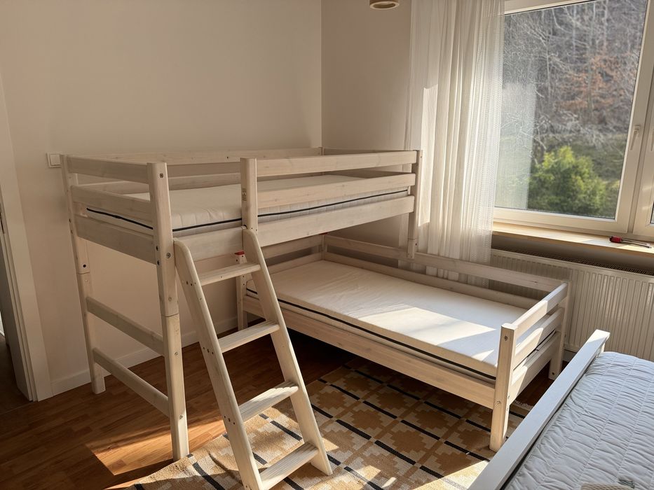 Flexa łóżko piętrowe półwysokie bielone z łóżniem niskim sttan dobry