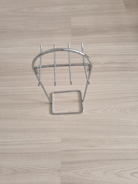 Metalowy stojak  np.na kubki.Wys.29cm.