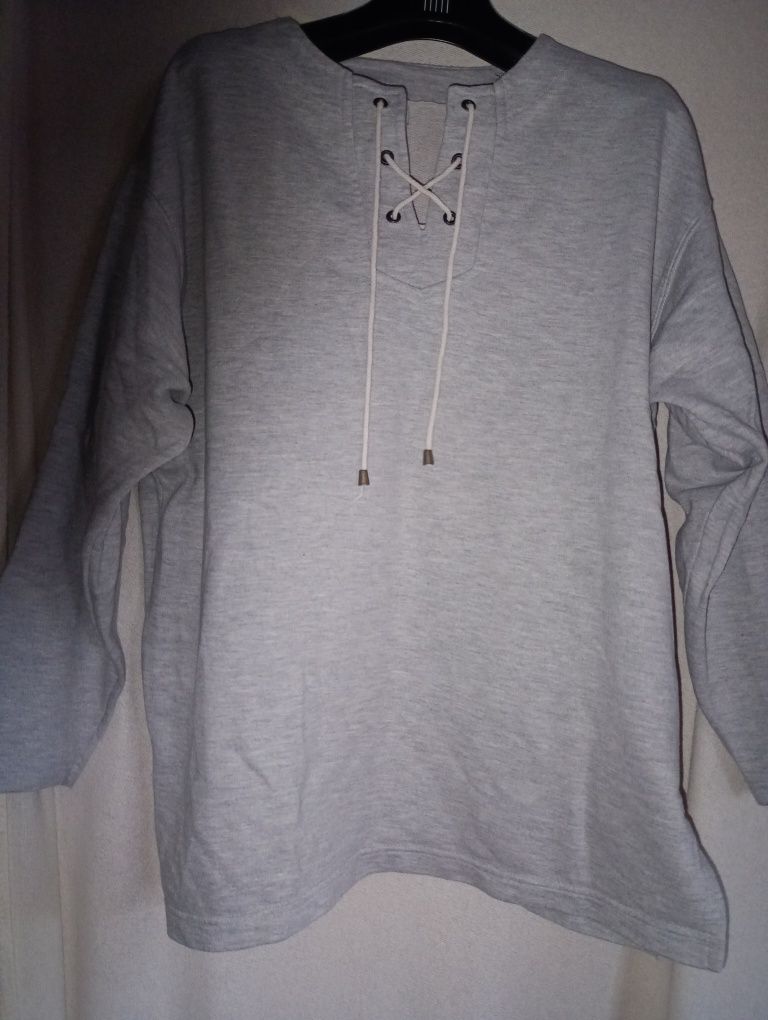 Szara bluza oversize