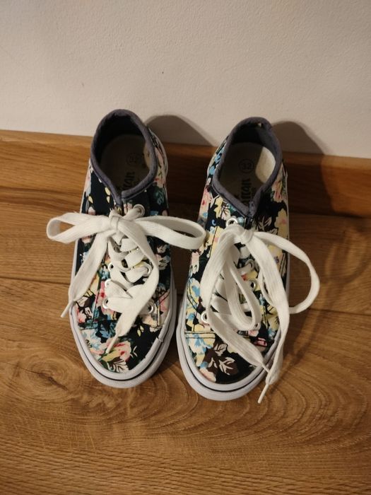 Trampki dziewczęce 32