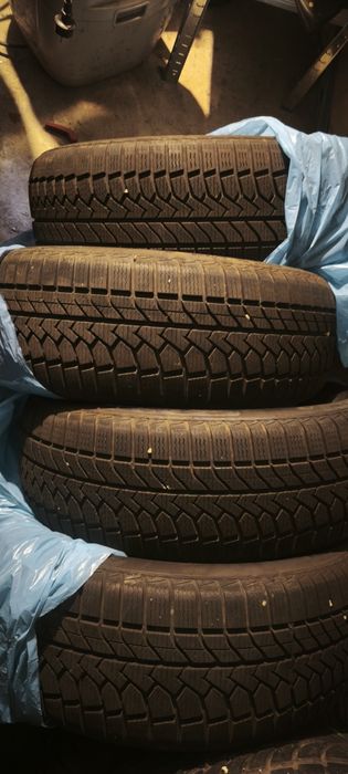 Opony zimowe 215/55R17