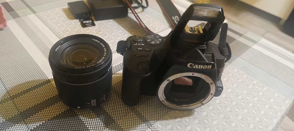 Lustrzanka Canon EOS 250D Stan Bardzo dobry!