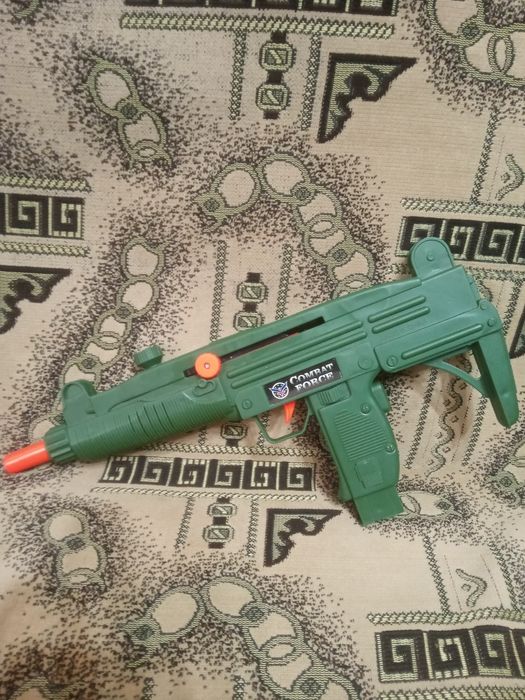 Дитячи играшки одним лотом б/в 100 грн