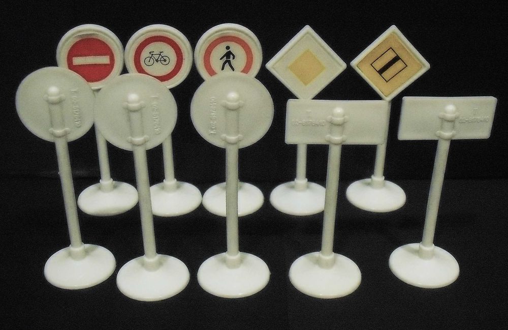 10 Sinais de trânsito antigos Portugueses anos 70 .