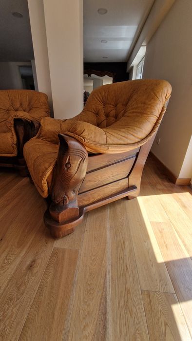 Conjunto de 3 sofás em pele e madeira