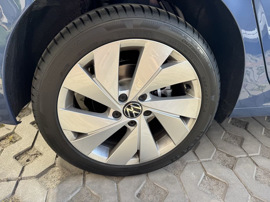 Оригінальні диски VW 17” з резиною Nexen 225/45/17