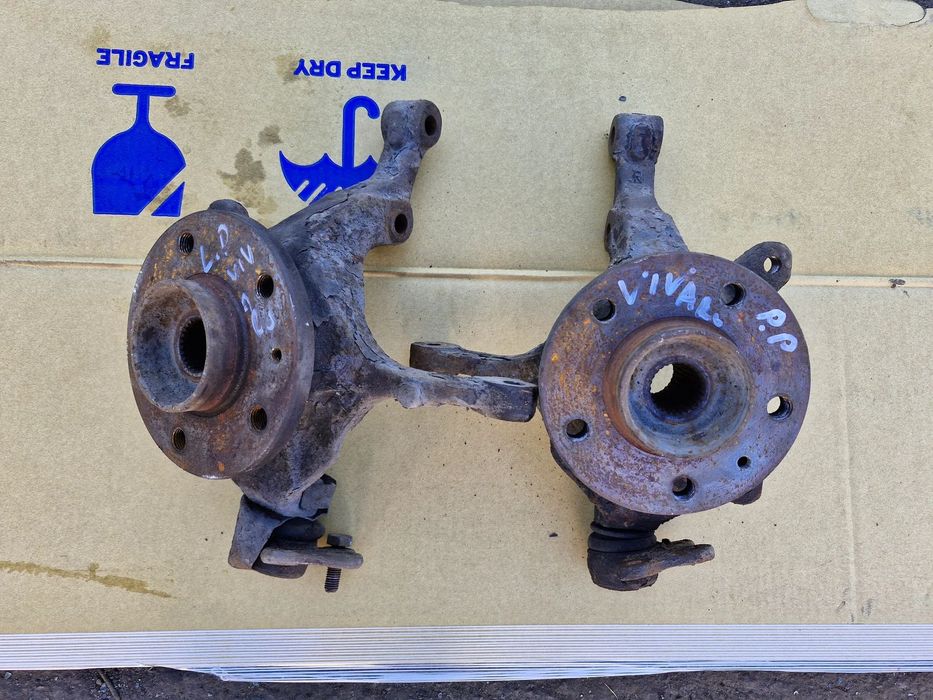 Zwrotnica przód prawa lewa TRAFIC 1.9 D VIVARO