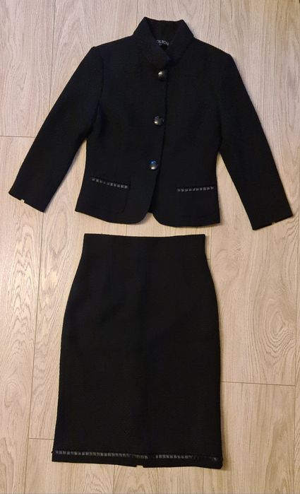 MOLTON - ultrakobiecy kostium w stylu channel