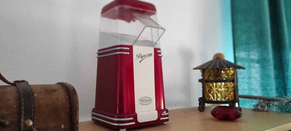 Máquina de Pipocas Nostalgia Electrics - Diversão em Casa Garantida