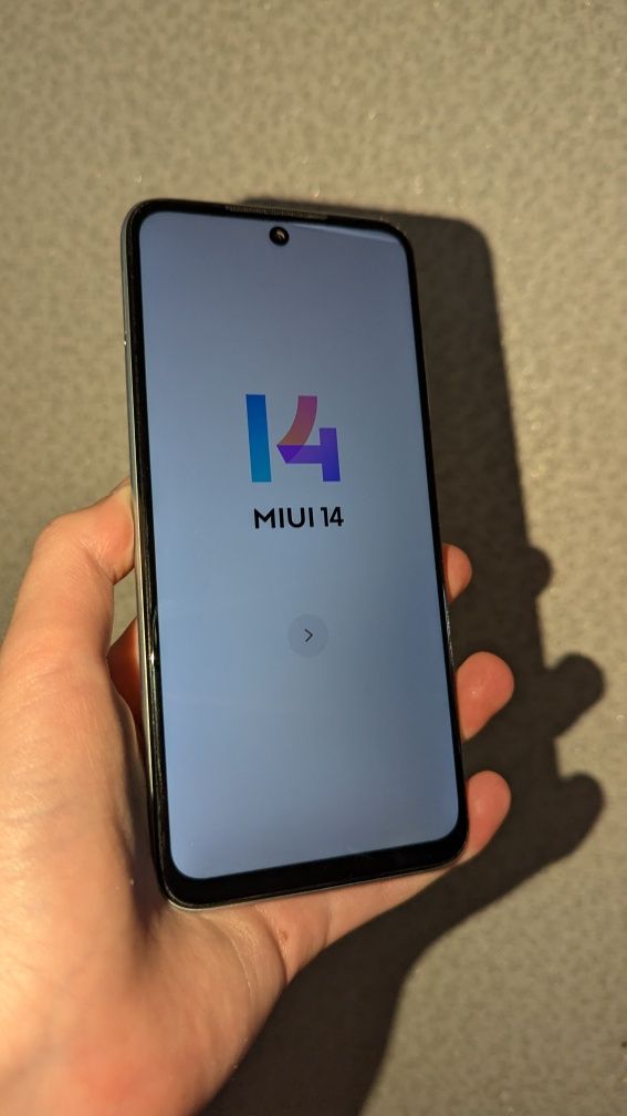 Redmi 10 – 64 ГБ, 50 МП, MIUI 14, гарний стан 

стан