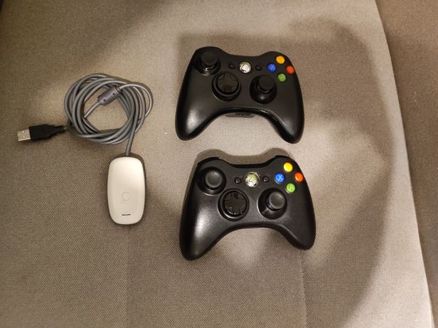 Dwa pady Xbox 360 i Microsoft Xbox 360 Wireless Receiver
