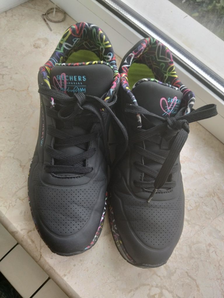 Skechers женские кроссовки 40 р