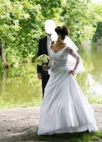 Suknia ślubna biała z rękawkami i z trenem Collector BALI