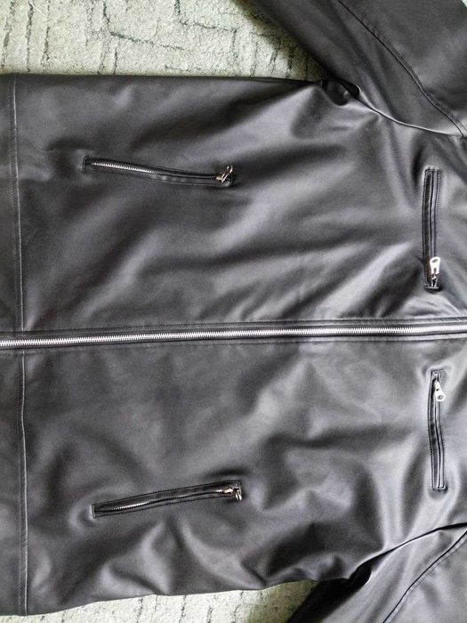 Чоловіча Кожана Куртка на Блискавці з багатьома карманами