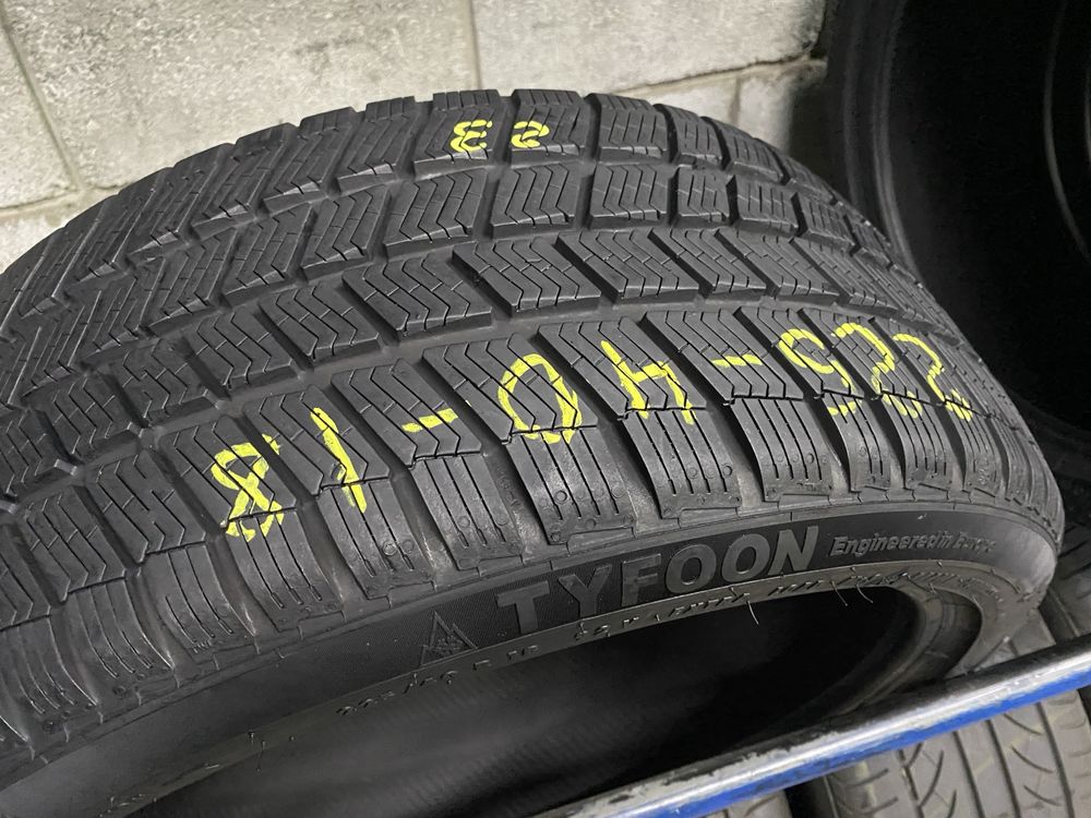 Зимові шини 225/40 R18 (92V) TYFOON