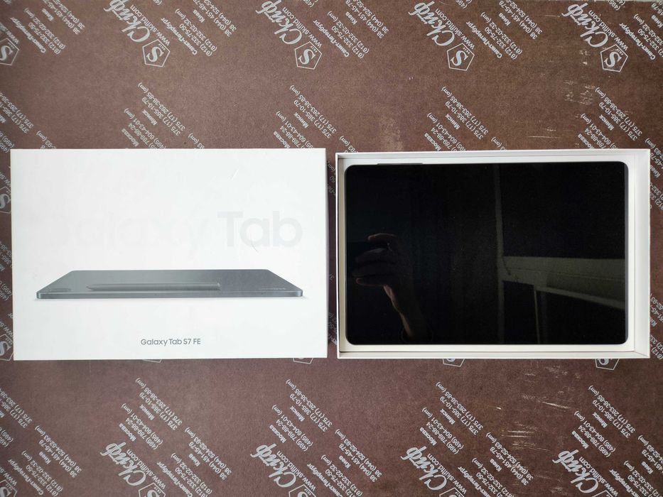 Планшет Samsung Galaxy Tab S7 FE 5G почти новый